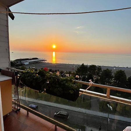Apartment Irma Rustaveli 57 Batumi Bagian luar foto