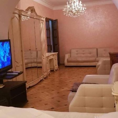 Apartment Irma Rustaveli 57 Batumi Bagian luar foto