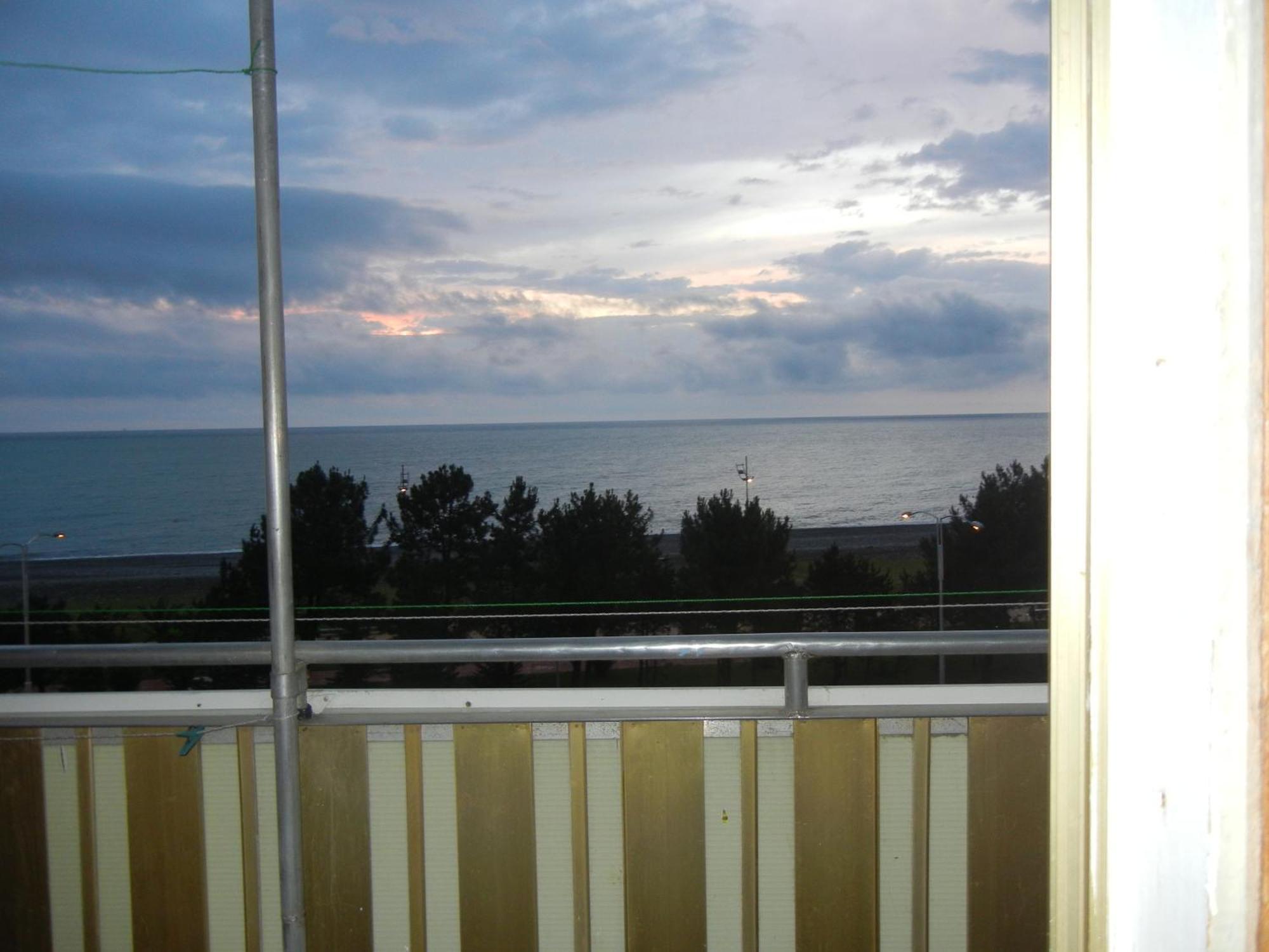 Apartment Irma Rustaveli 57 Batumi Bagian luar foto