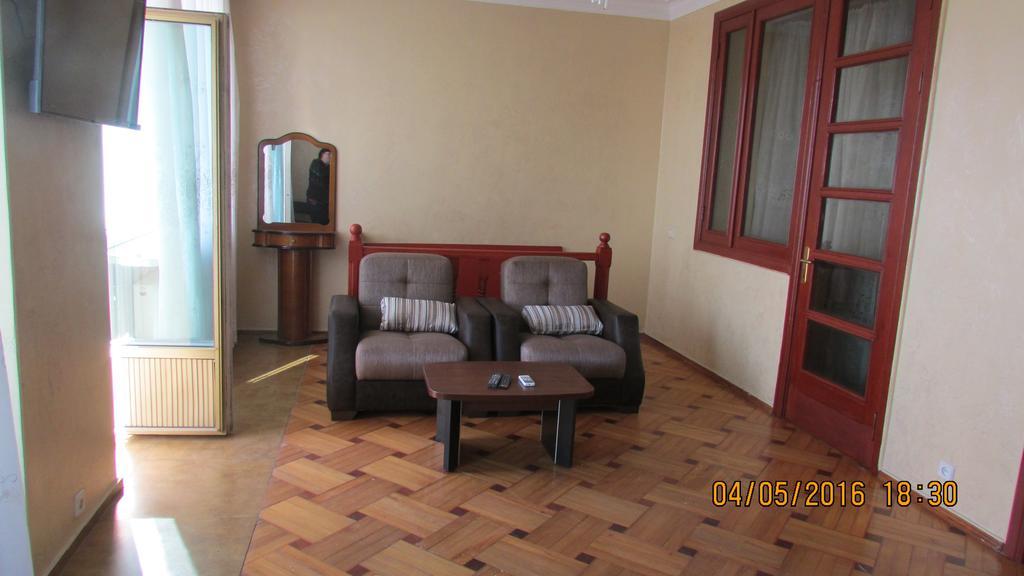 Apartment Irma Rustaveli 57 Batumi Bagian luar foto