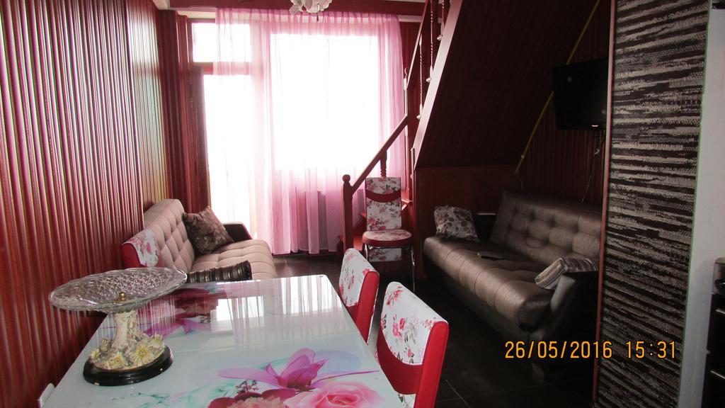 Apartment Irma Rustaveli 57 Batumi Bagian luar foto