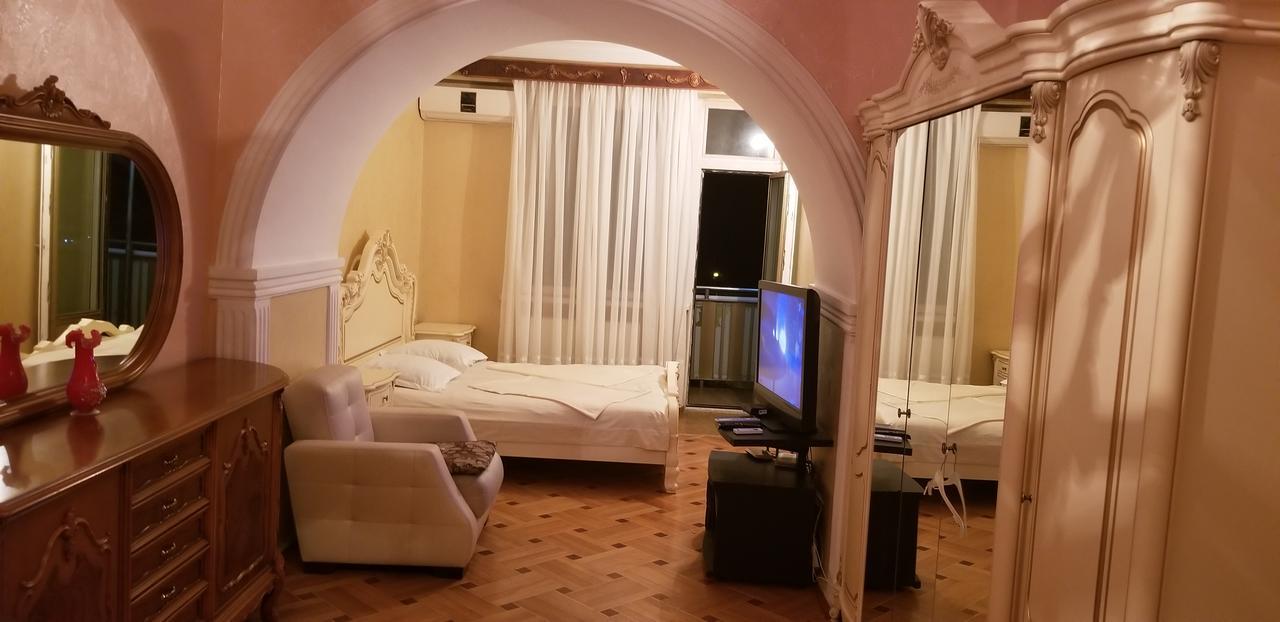 Apartment Irma Rustaveli 57 Batumi Bagian luar foto